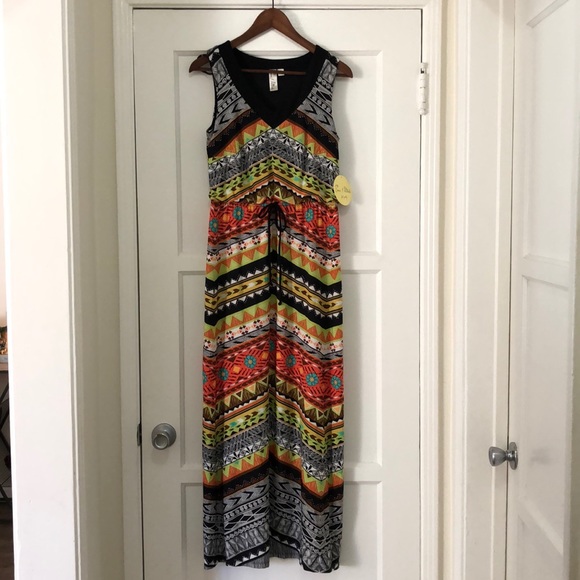 Dress - Picture 3 of 3